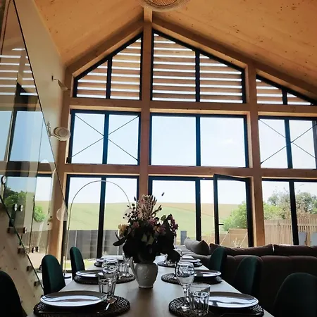 Ostara Villa Saint-Mards-en-Othe